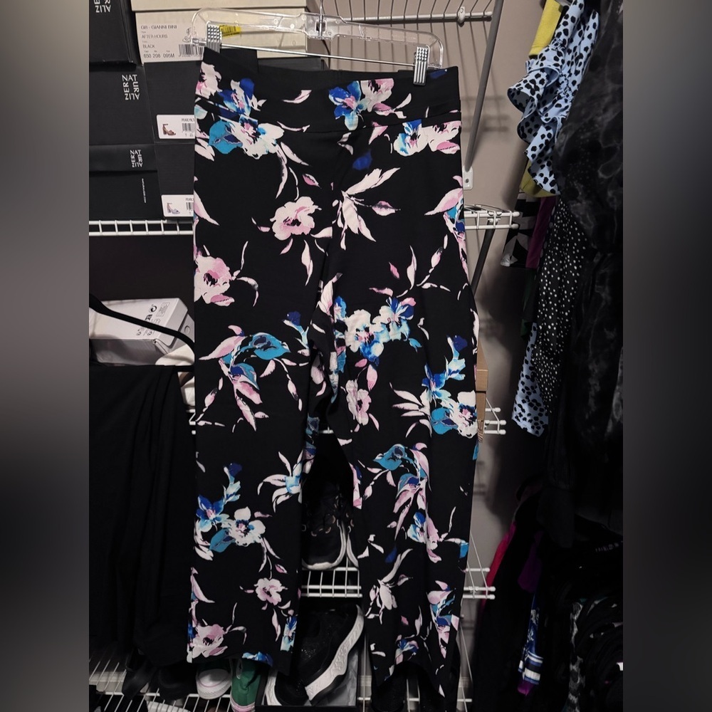 Lane Bryant Allie sexy stretch floral ankle pants
Size: 22W - Regular Inseam - Picture 5 of 8